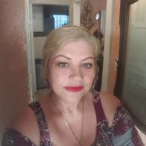 Meet your Posher, Lia